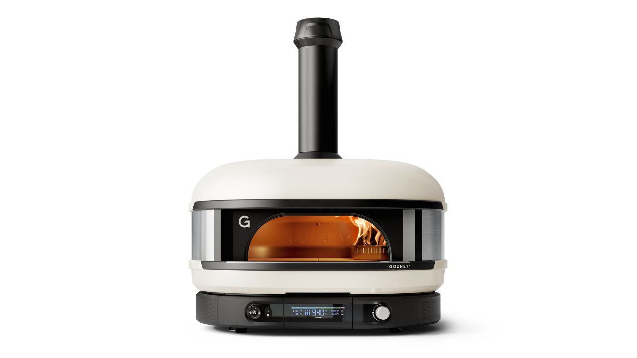 Gozney Dome Gen 2 - Four à pizza hybride gaz et bois couleur crème vue de face Gozney Dome Gen 2 - Four à pizza hybride gaz et bois couleur crème vue de face